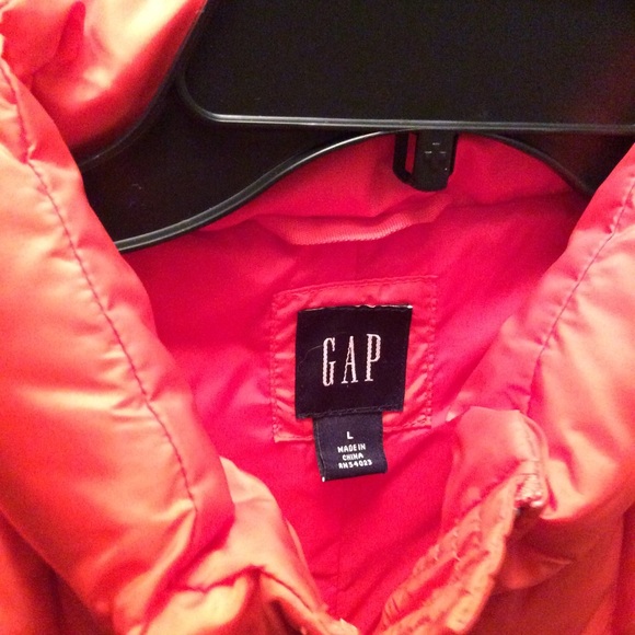 GAP women’s Puffer vest size L - Picture 2 of 7